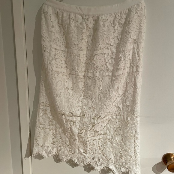 2 piece lace Wayf skirt and crop top set - Picture 2 of 8